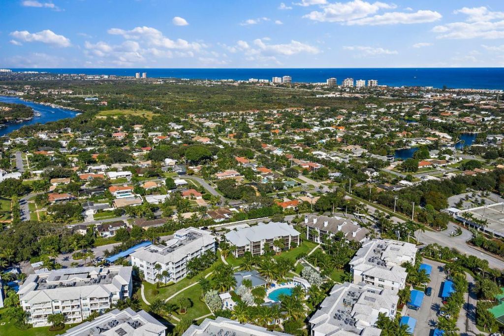 243 Bay Colony Drive N, Juno Beach, FL 33408 Photo