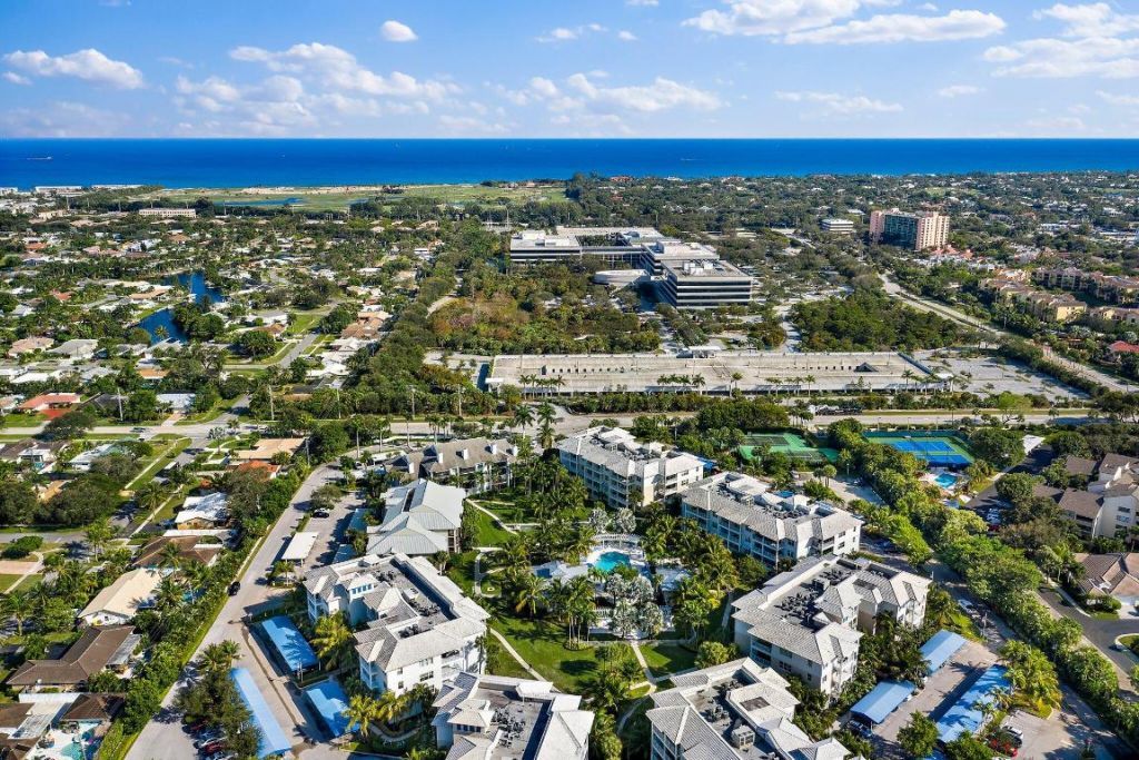 243 Bay Colony Drive N, Juno Beach, FL 33408 Photo