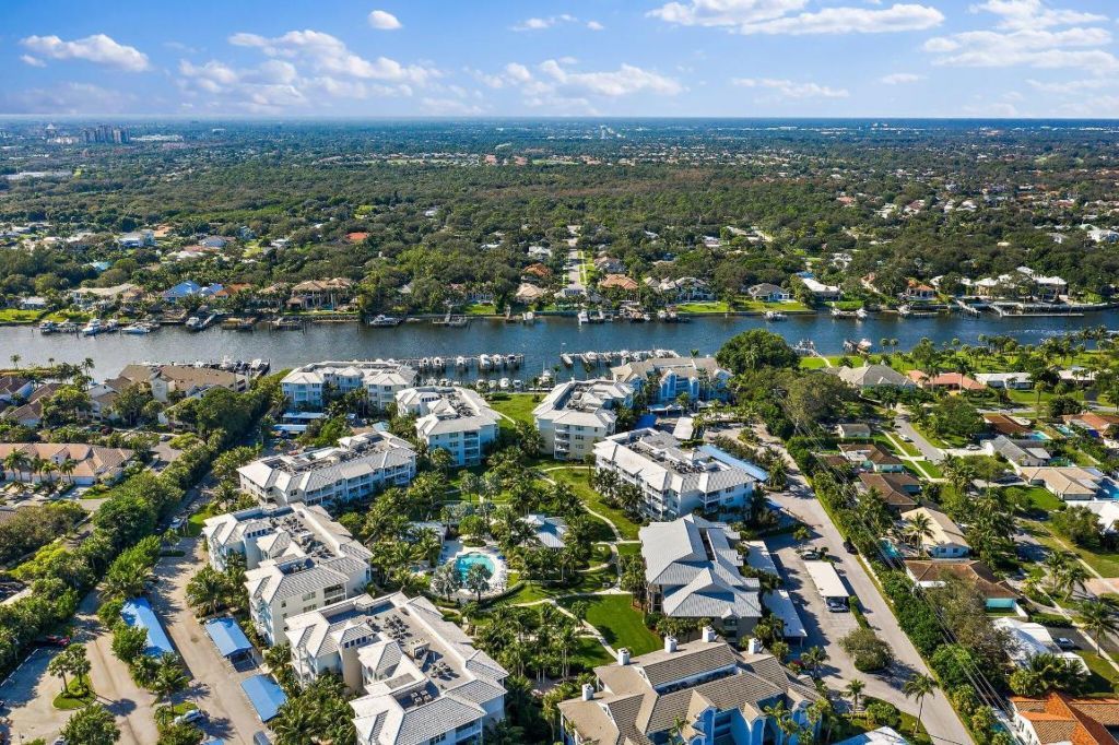 243 Bay Colony Drive N, Juno Beach, FL 33408 Photo