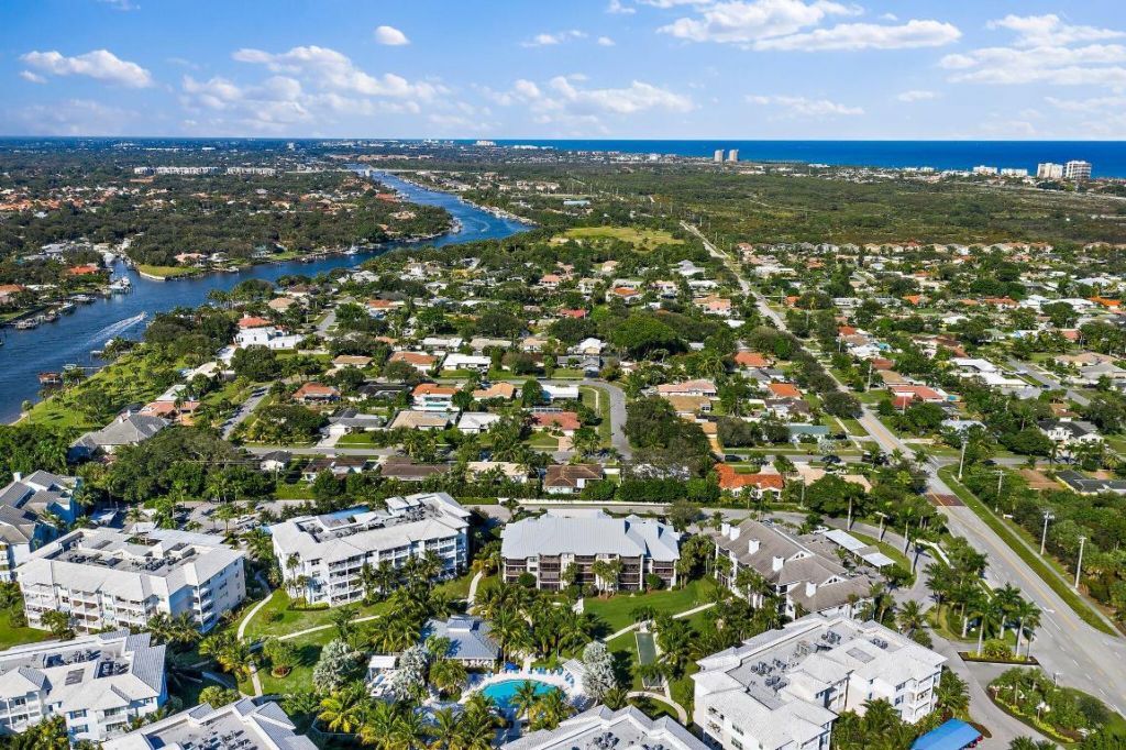 243 Bay Colony Drive N, Juno Beach, FL 33408 Photo