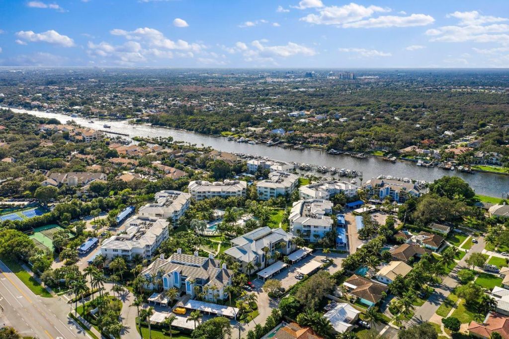 243 Bay Colony Drive N, Juno Beach, FL 33408 Photo