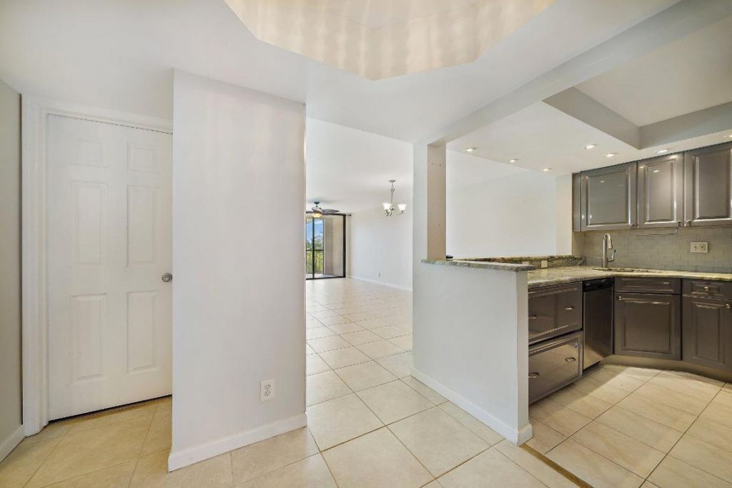 243 Bay Colony Drive N, Juno Beach, FL 33408 Photo