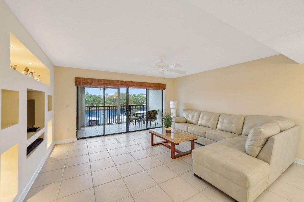 240 Captains Walk, Unit 5140, Delray Beach, FL 33483 Photo