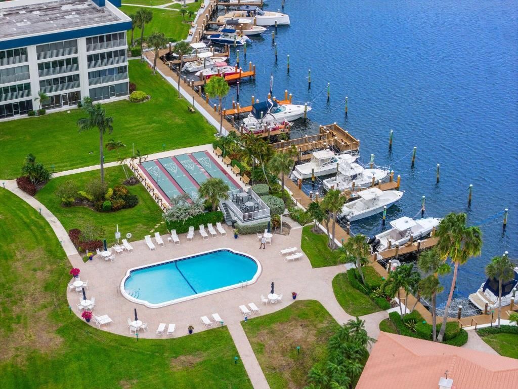 240 Captains Walk, Unit 5140, Delray Beach, FL 33483 Photo