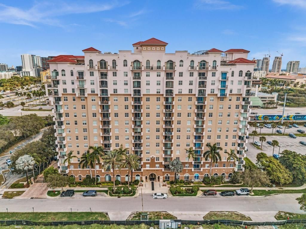 616 Clearwater Park Road, Unit 508, West Palm Beach, FL 33401 Photo