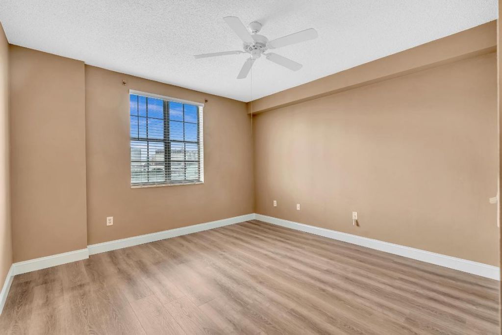 616 Clearwater Park Road, Unit 508, West Palm Beach, FL 33401 Photo