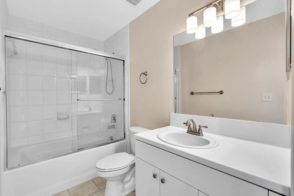 616 Clearwater Park Road, Unit 508, West Palm Beach, FL 33401 Photo