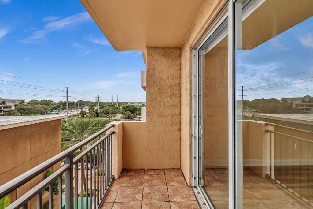 616 Clearwater Park Road, Unit 508, West Palm Beach, FL 33401 Photo