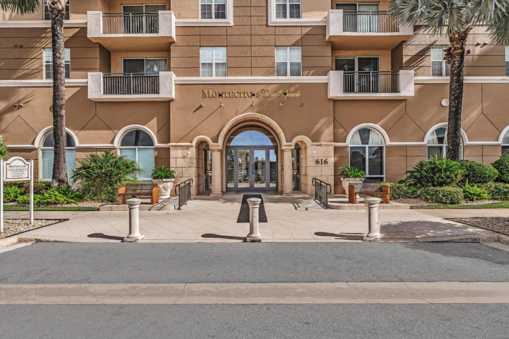 616 Clearwater Park Road, Unit 508, West Palm Beach, FL 33401 Photo