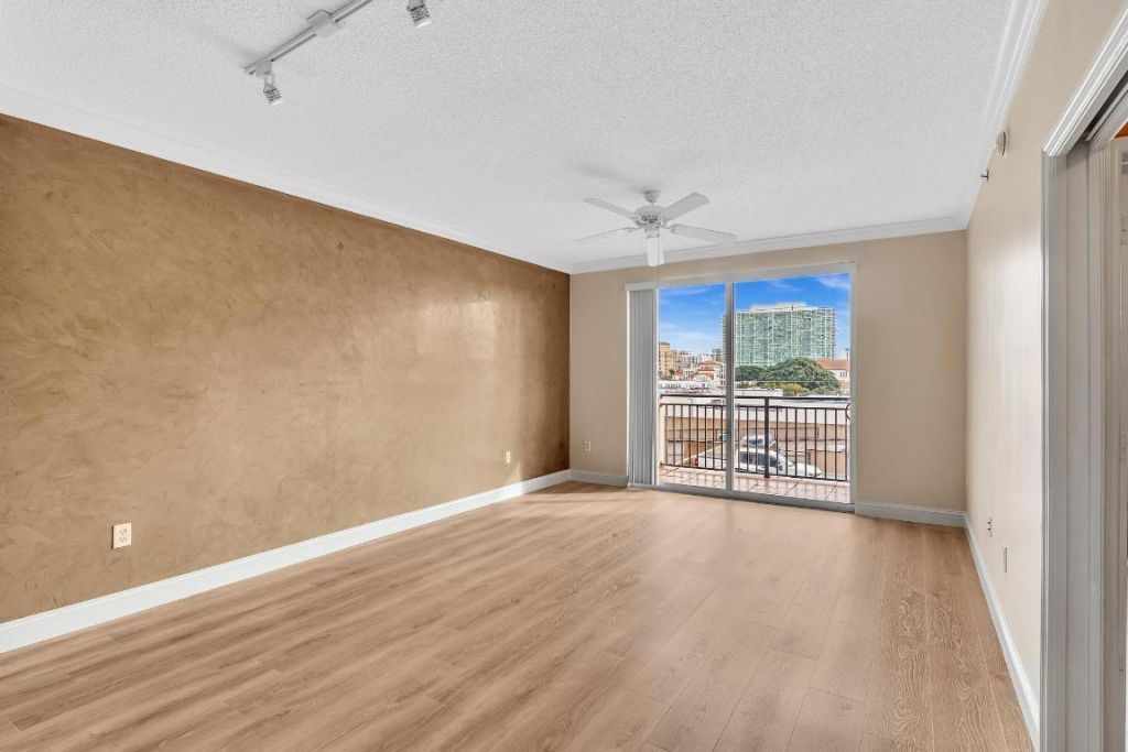 616 Clearwater Park Road, Unit 508, West Palm Beach, FL 33401 Photo