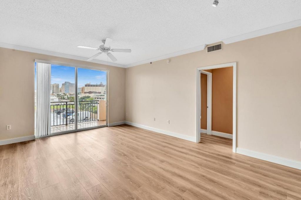 616 Clearwater Park Road, Unit 508, West Palm Beach, FL 33401 Photo