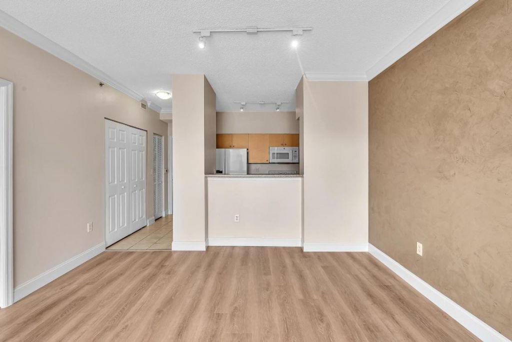 616 Clearwater Park Road, Unit 508, West Palm Beach, FL 33401 Photo