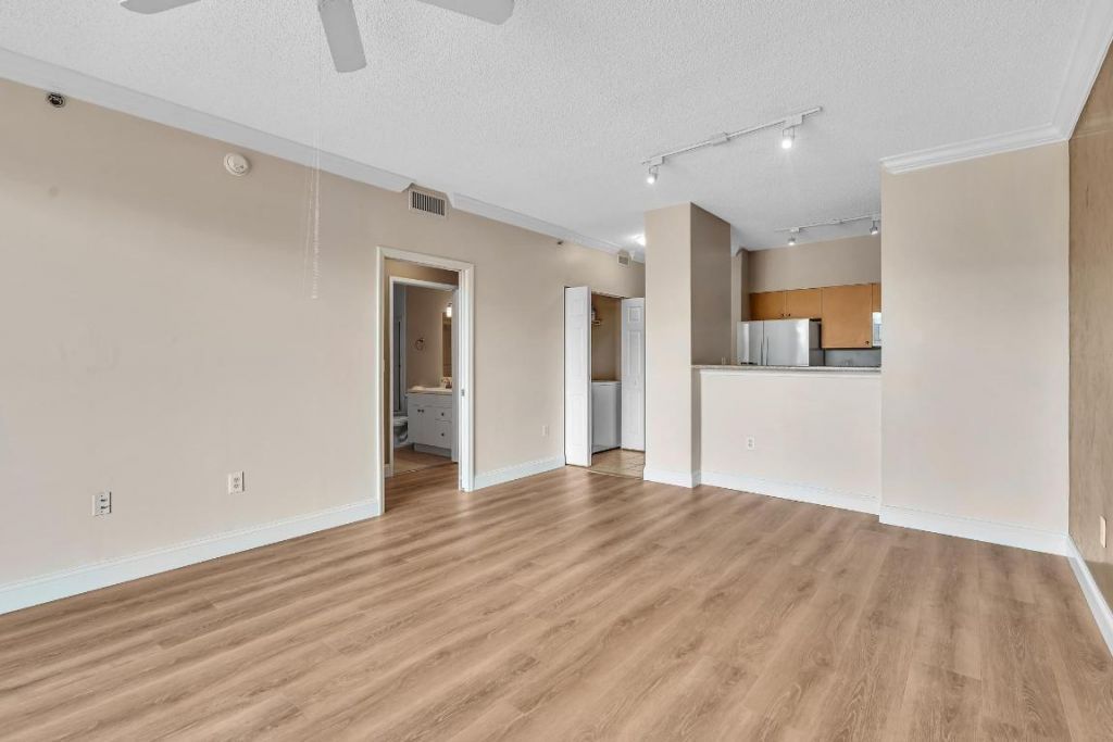 616 Clearwater Park Road, Unit 508, West Palm Beach, FL 33401 Photo