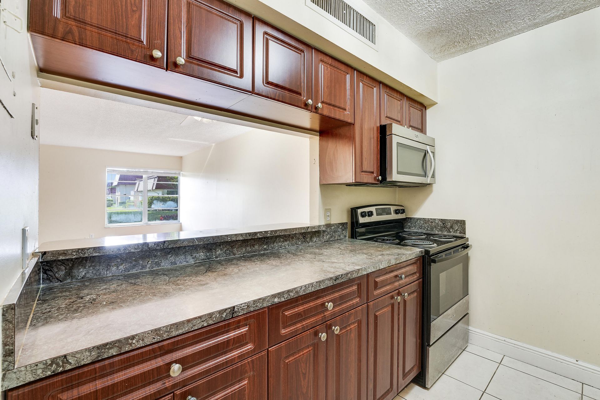 12003 Poinciana Boulevard, Unit 105, Royal Palm Beach, FL 33411 Photo