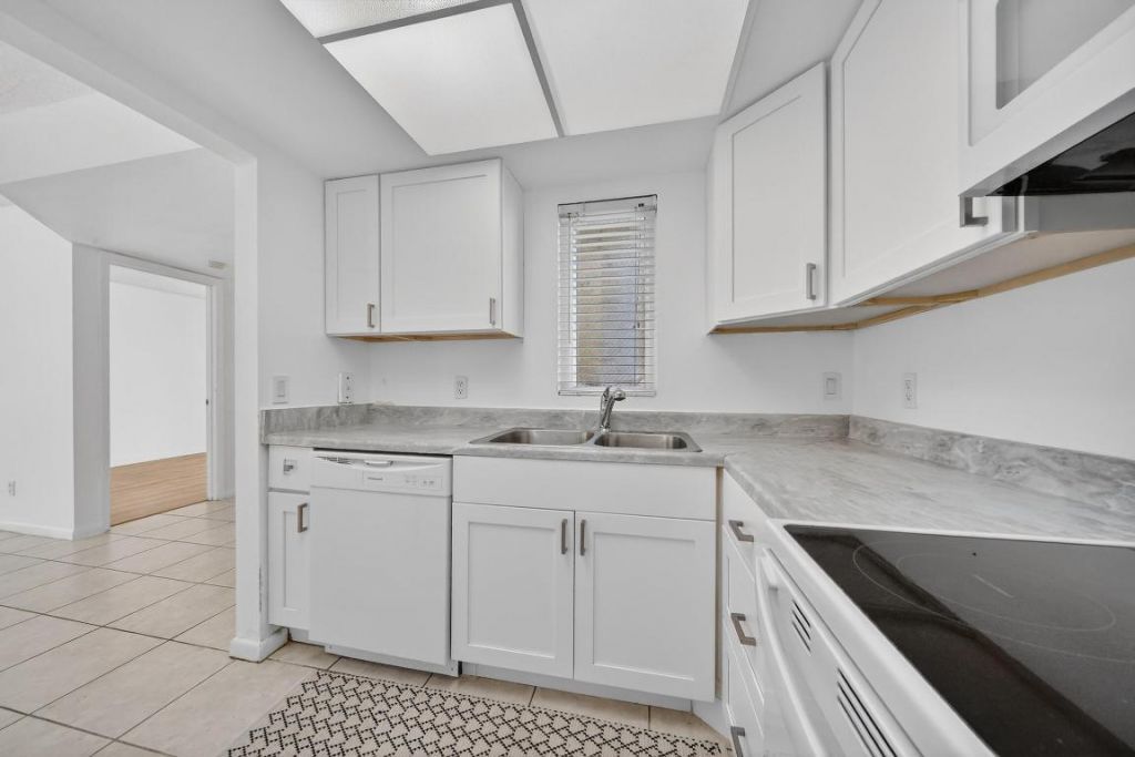 1679 SE Green Acres Circle, Unit Mm 102, Port Saint Lucie, FL 34952 Photo