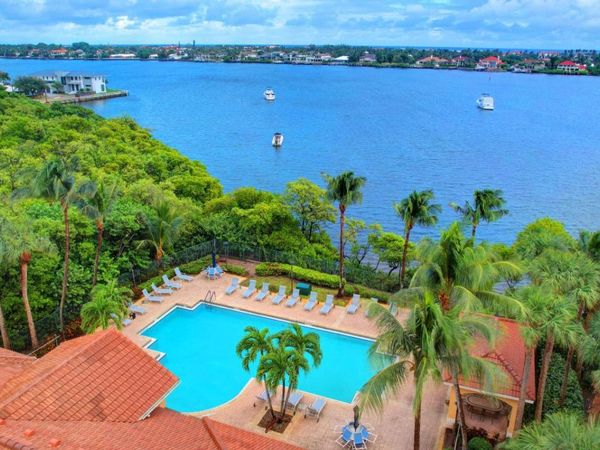 500 Scotia Drive, Unit 305, Hypoluxo, FL 33462