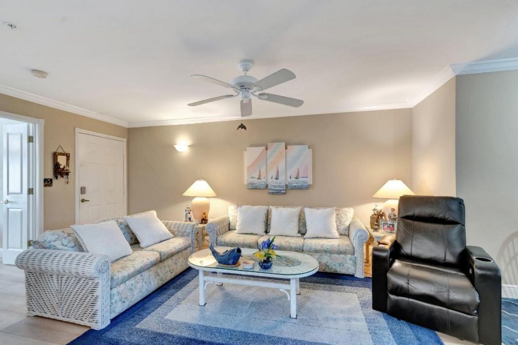 500 Scotia Drive, Unit 305, Hypoluxo, FL 33462 Photo