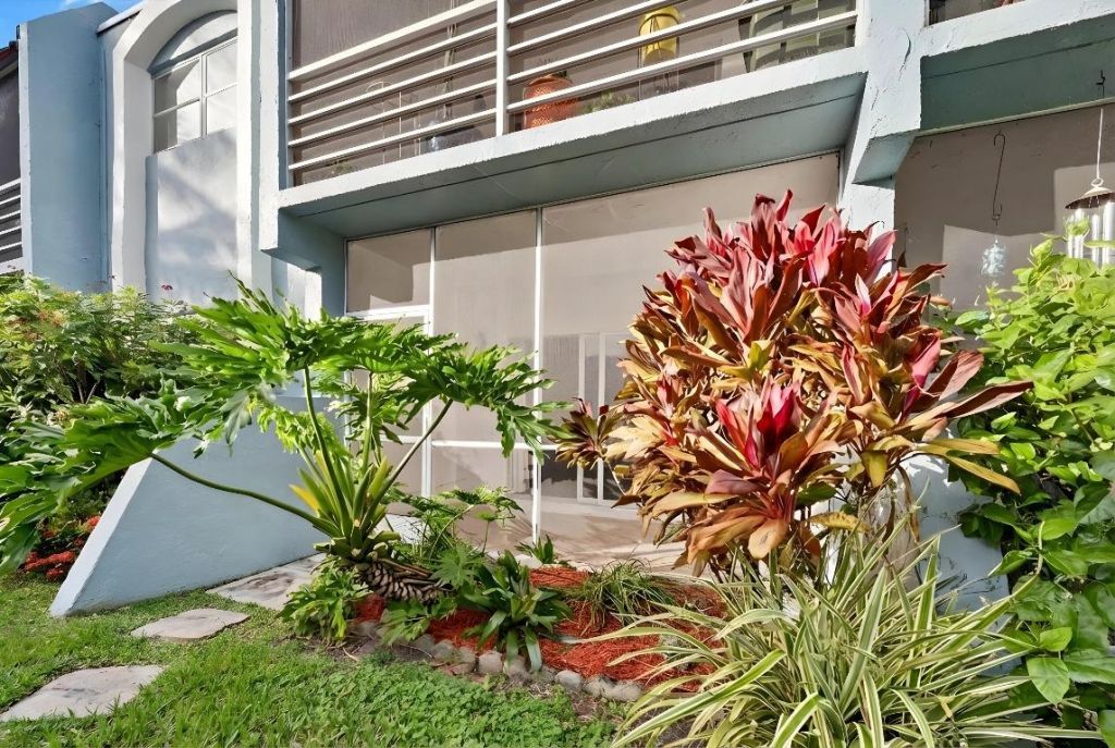 1430 S Lakeside Drive, Unit 16, Lake Worth Beach, FL 33460 Photo