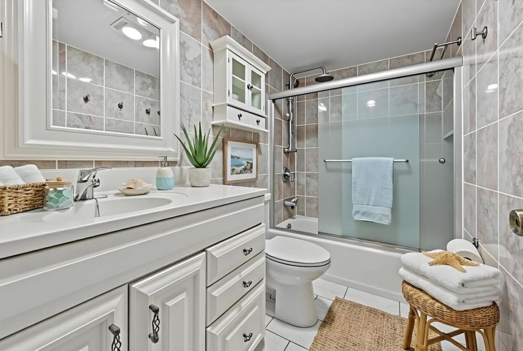 1430 S Lakeside Drive, Unit 16, Lake Worth Beach, FL 33460 Photo