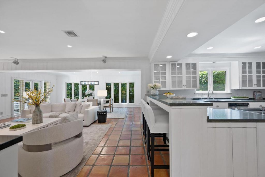 274 Monterey Road, Palm Beach, FL 33480 Photo