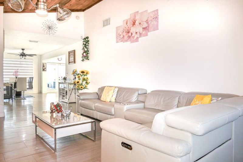 725 SW Hibiscus Street, Port Saint Lucie, FL 34983 Photo