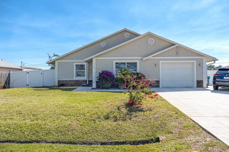 725 SW Hibiscus Street, Port Saint Lucie, FL 34983 Photo