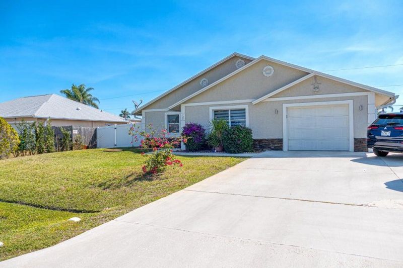 725 SW Hibiscus Street, Port Saint Lucie, FL 34983 Photo
