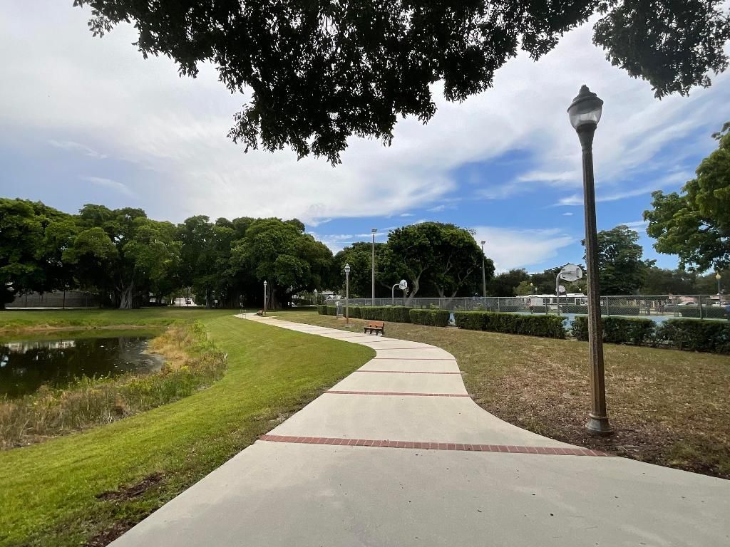 2100 Mercer Avenue, West Palm Beach, FL 33401 Photo