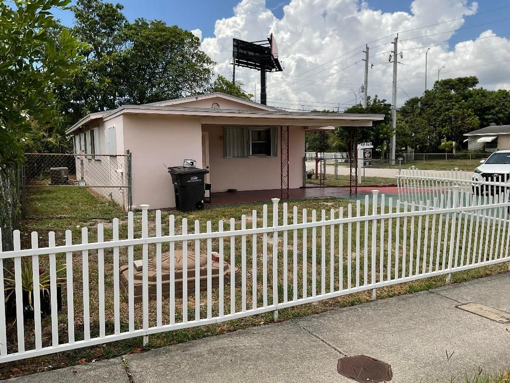 2100 Mercer Avenue, West Palm Beach, FL 33401 Photo