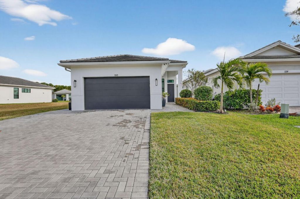 180 SE Via Bisento, Port Saint Lucie, FL 34952 Photo