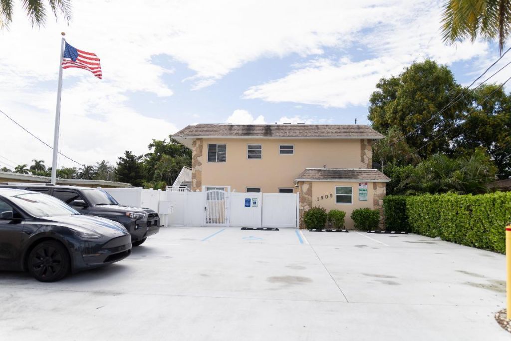 1905 Lake Worth Road, Lake Worth Beach, FL 33461 Photo