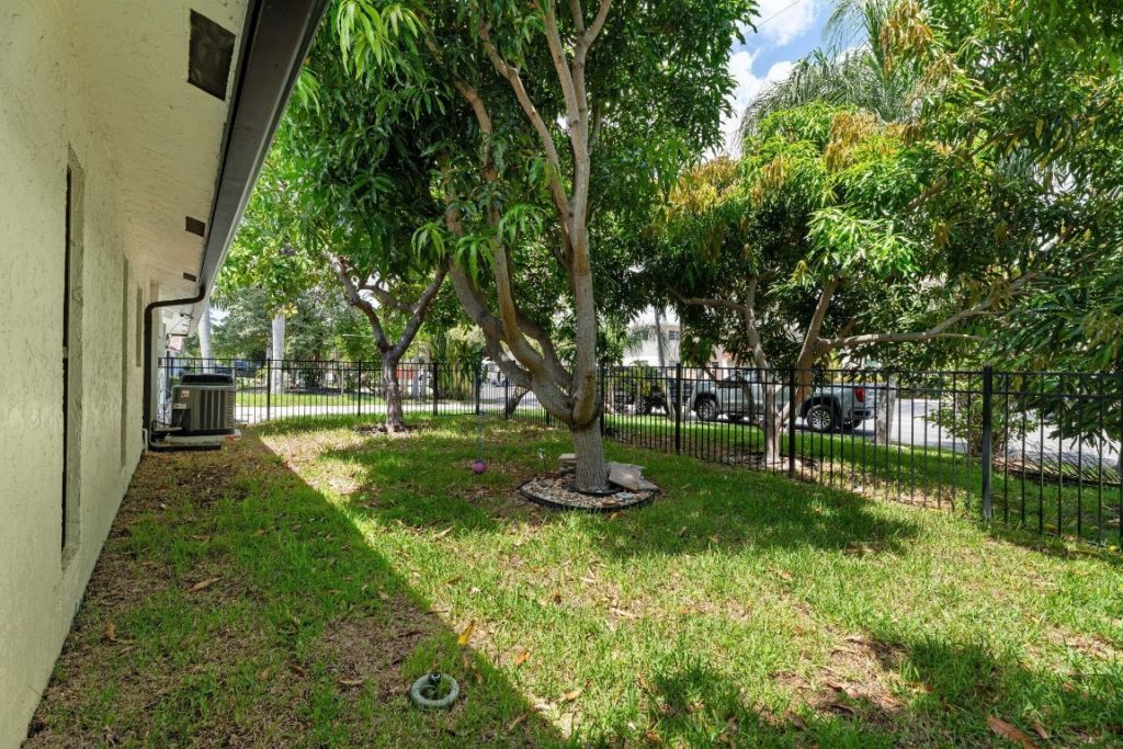 5570 NE 26 Avenue, Fort Lauderdale, FL 33308 Photo