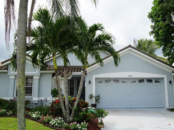 13310 Greenshore Pl, Wellington, FL 33414
