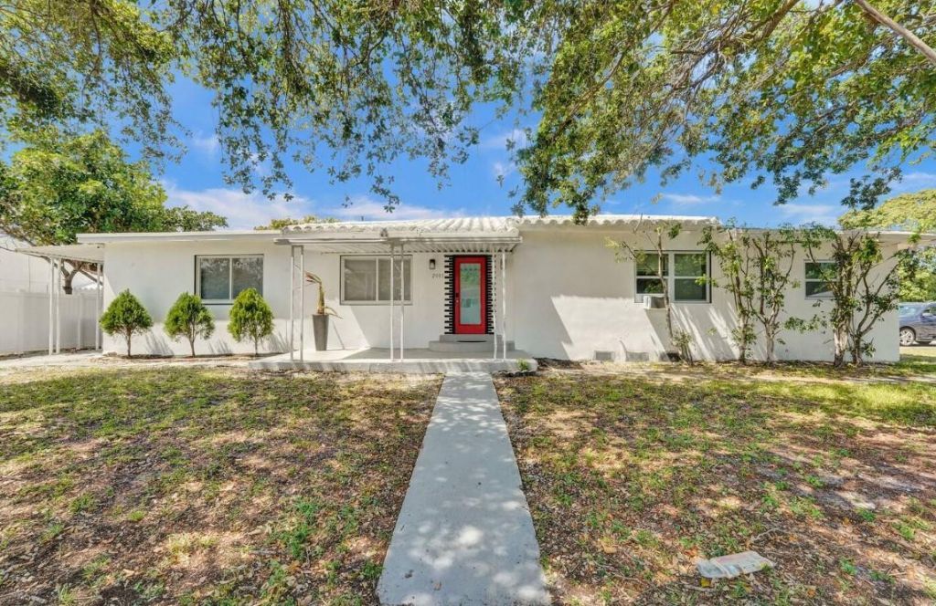 2001 Washington Street, Hollywood, FL 33020 Photo