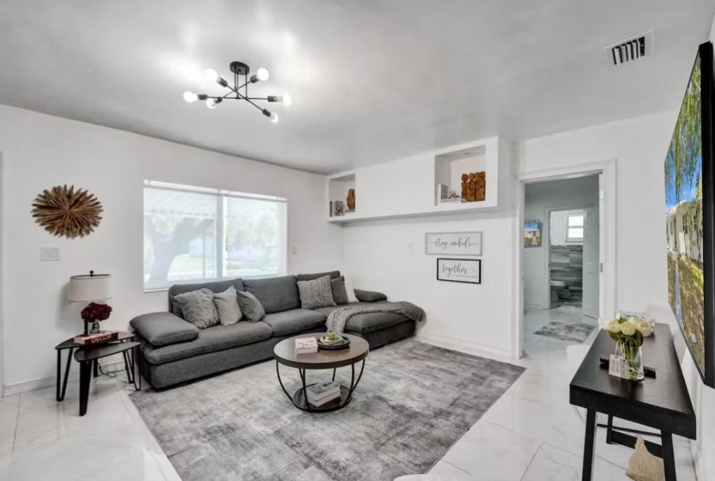 2001 Washington Street, Hollywood, FL 33020 Photo