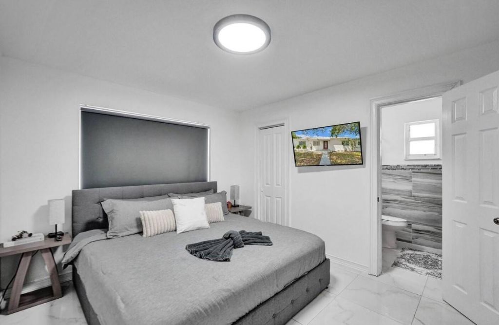 2001 Washington Street, Hollywood, FL 33020 Photo