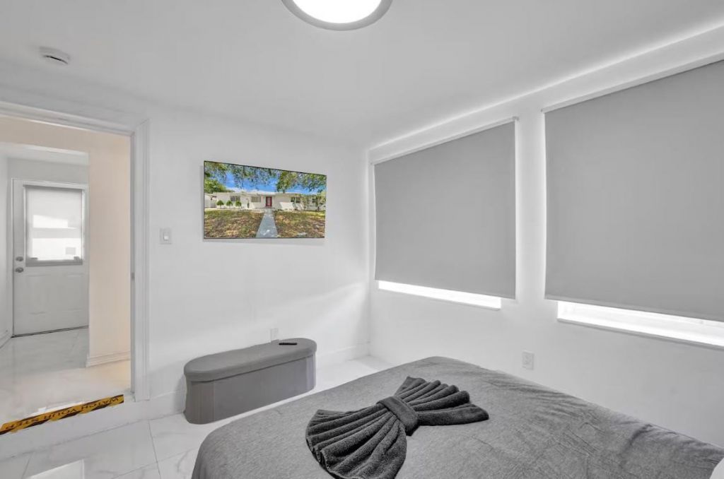 2001 Washington Street, Hollywood, FL 33020 Photo