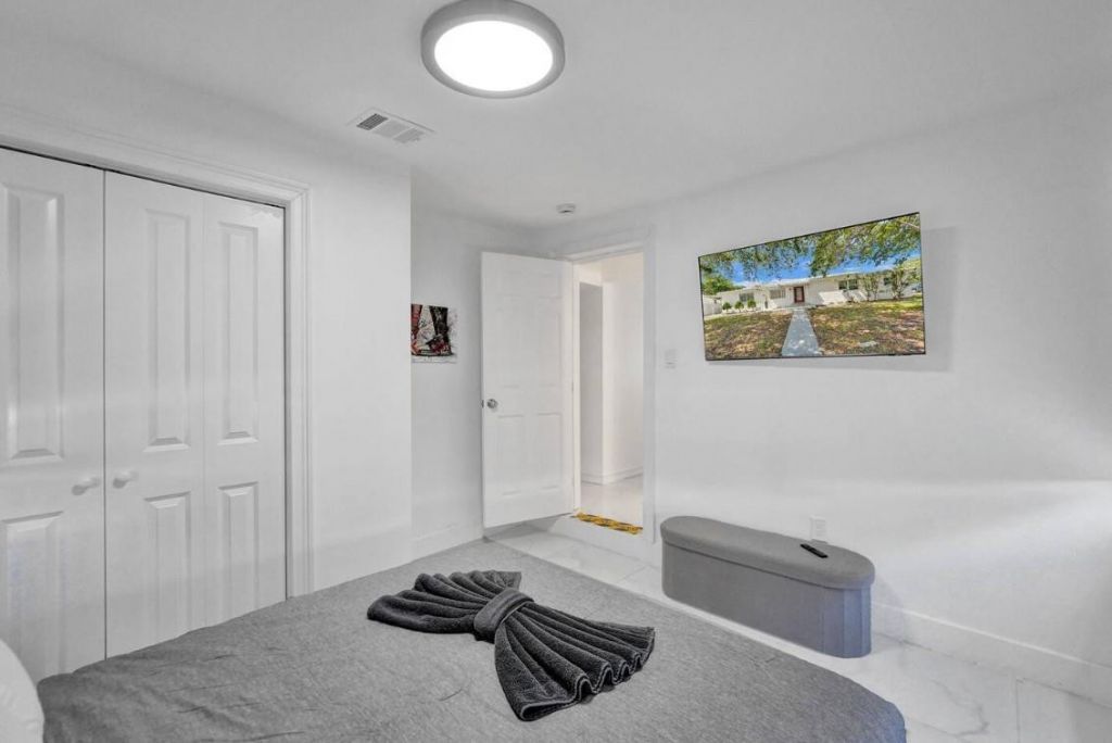 2001 Washington Street, Hollywood, FL 33020 Photo