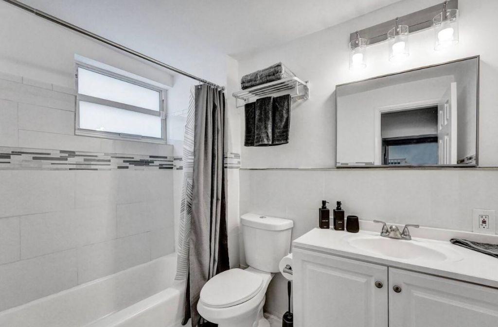 2001 Washington Street, Hollywood, FL 33020 Photo