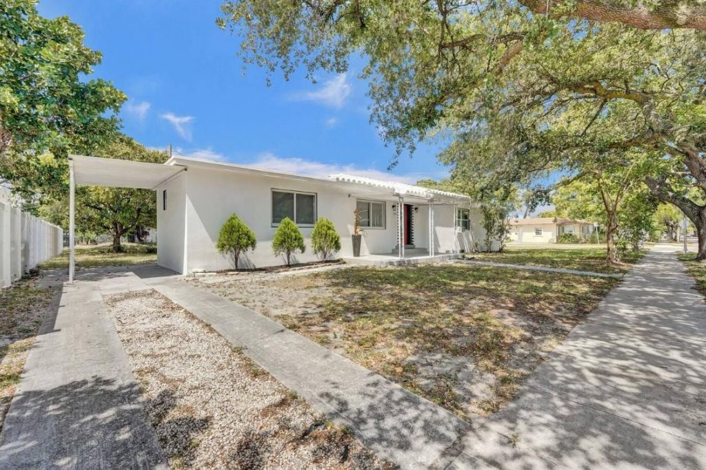 2001 Washington Street, Hollywood, FL 33020 Photo