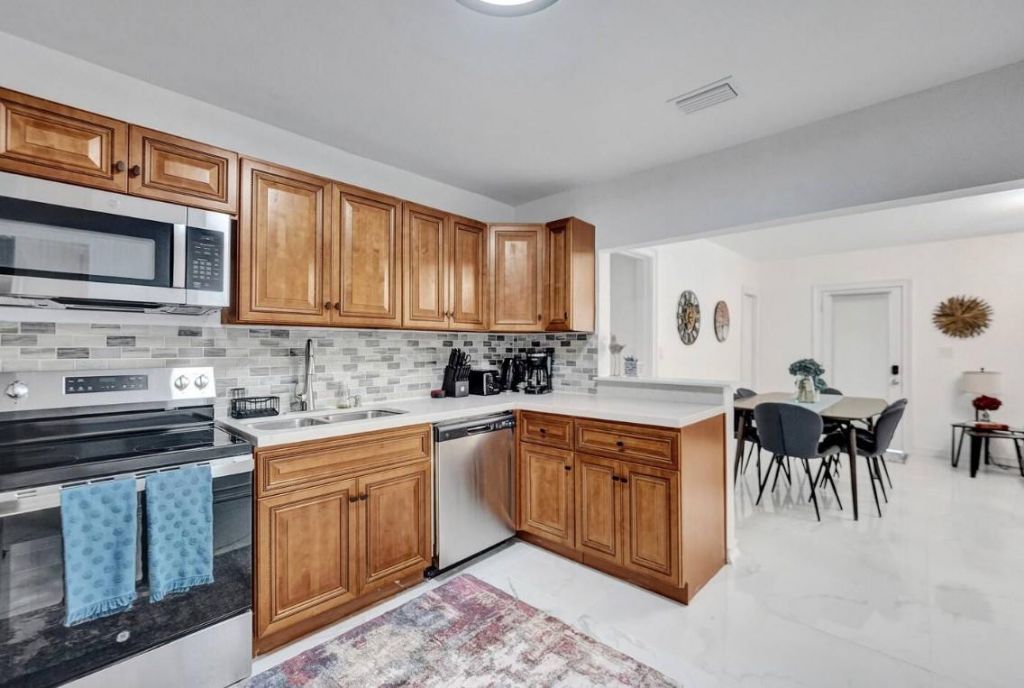 2001 Washington Street, Hollywood, FL 33020 Photo