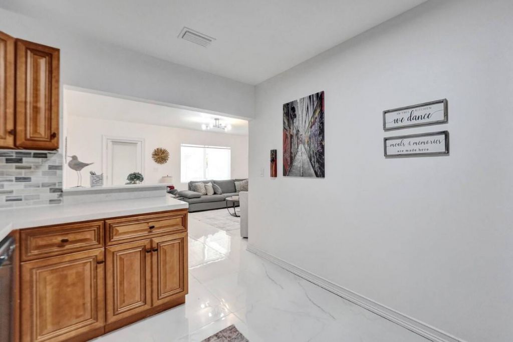 2001 Washington Street, Hollywood, FL 33020 Photo