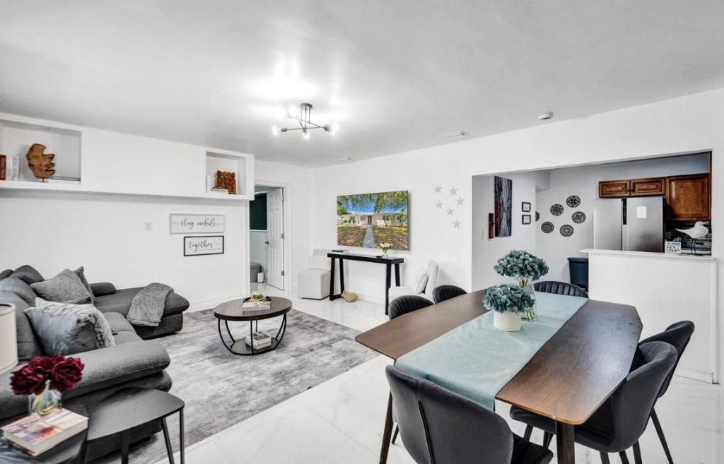 2001 Washington Street, Hollywood, FL 33020 Photo