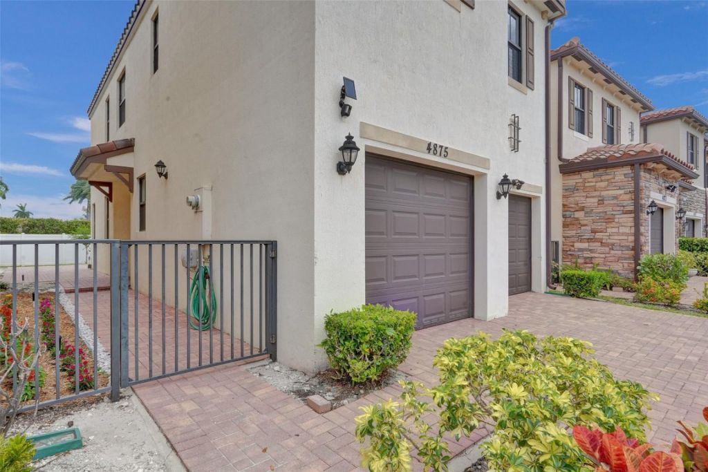 4875 NW 55th Place, Tamarac, FL 33319 Photo