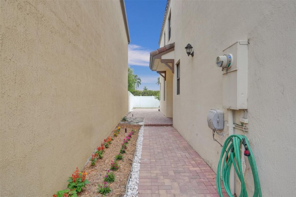 4875 NW 55th Place, Tamarac, FL 33319 Photo