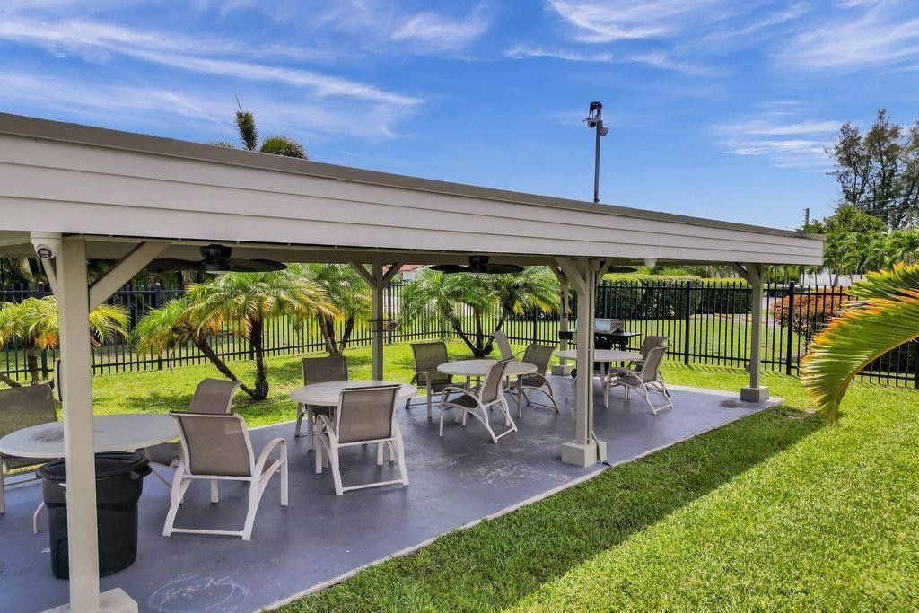 9516 NW 80th Court, Tamarac, FL 33321 Photo