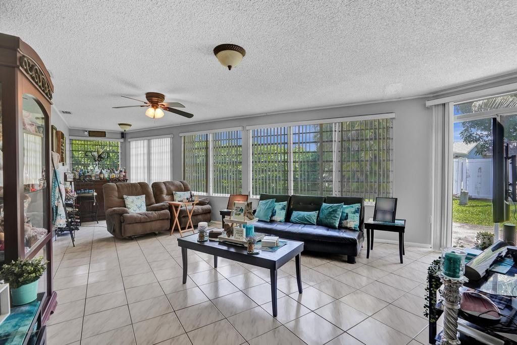 9516 NW 80th Court, Tamarac, FL 33321 Photo