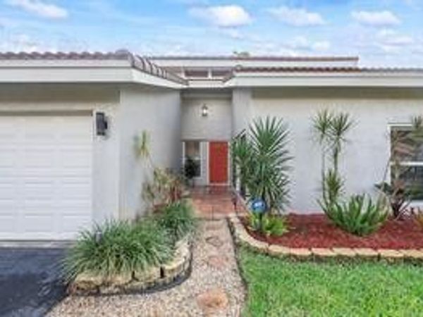 1621 Riverwood Ln, Coral Springs, FL 33071