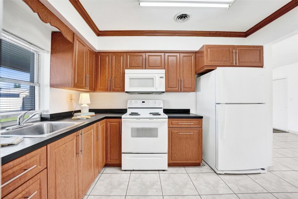 8211 NW 10th Street, Pembroke Pines, FL 33024 Photo