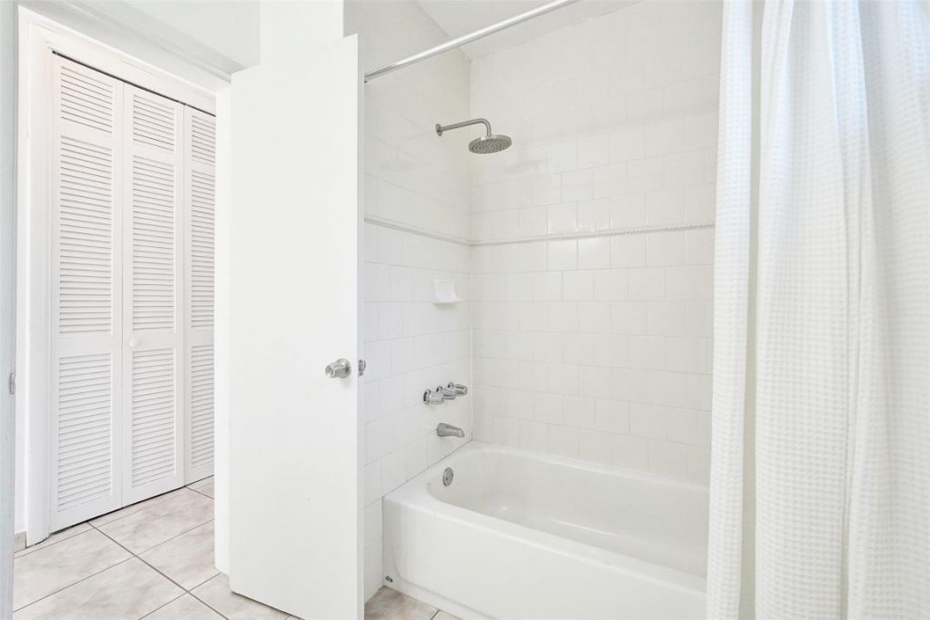 8211 NW 10th Street, Pembroke Pines, FL 33024 Photo